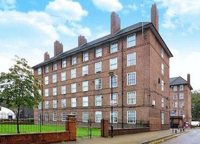  Image of Flat to rent in Cable Street London E1 at Cable Street  London, E1 0AJ