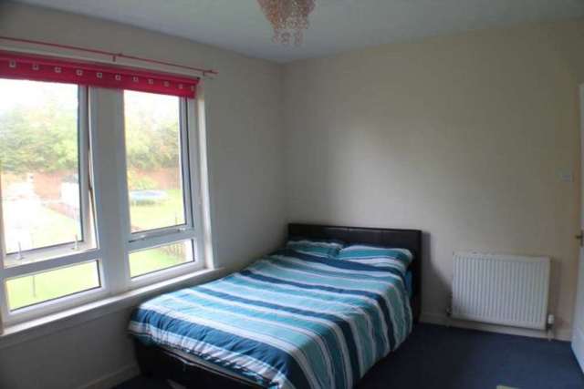  Image of 3 bedroom Flat for sale in Calderpark Street Lochwinnoch PA12 at Calder Park Street  Lochwinnoch, PA12 4AX