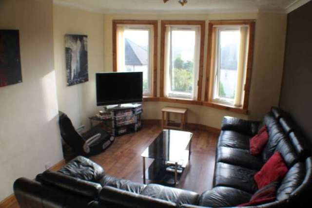  Image of 3 bedroom Flat for sale in Calderpark Street Lochwinnoch PA12 at Calder Park Street  Lochwinnoch, PA12 4AX