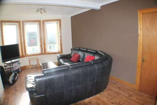  Image of 3 bedroom Flat for sale in Calderpark Street Lochwinnoch PA12 at Calder Park Street  Lochwinnoch, PA12 4AX