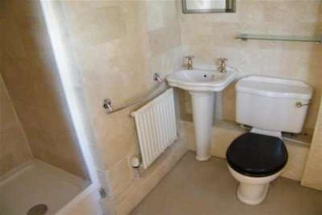  Image of 4 bedroom Detached house to rent in Camellia Drive Clayton-Le-Woods Chorley PR25 at Leyland, PR25 5RW