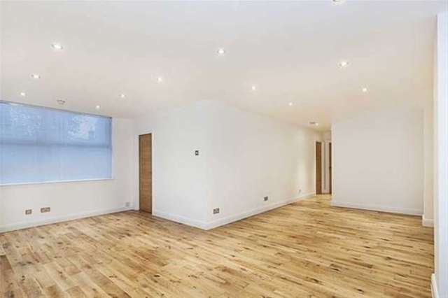  Image of 3 bedroom Flat to rent in Cann Hall Road London E11 at London, E11 3NL