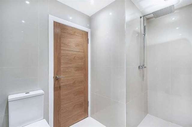  Image of 3 bedroom Flat to rent in Cann Hall Road London E11 at London, E11 3NL