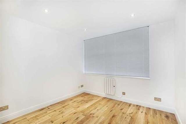  Image of 3 bedroom Flat to rent in Cann Hall Road London E11 at London, E11 3NL