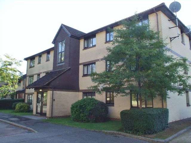  Image of 2 bedroom Flat for sale in Canons Close Reigate RH2 at Canons Close  REIGATE, RH2 9RR