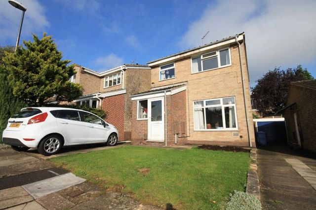  Image of 3 bedroom Detached house for sale in Canon