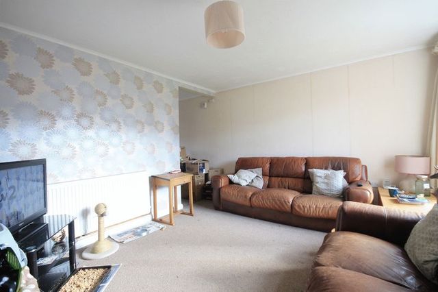  Image of 3 bedroom Detached house for sale in Canon