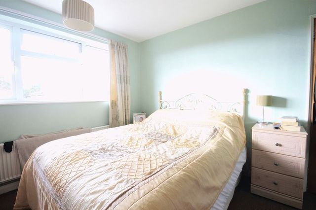  Image of 3 bedroom Detached house for sale in Canon