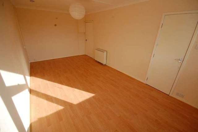  Image of Flat to rent in Carr House Drive Durham DH1 at Newton Hall Durham Framwellgate Moor, DH1 5LT