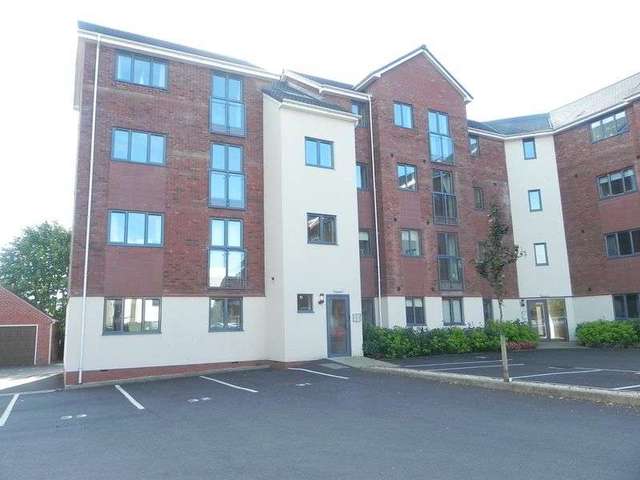  Image of 2 bedroom Flat to rent in Castle Road Kidderminster DY11 at Castle Road  Kidderminster, DY11 6DX