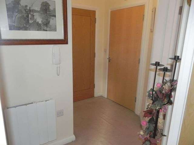  Image of 2 bedroom Flat to rent in Castle Road Kidderminster DY11 at Castle Road  Kidderminster, DY11 6DX