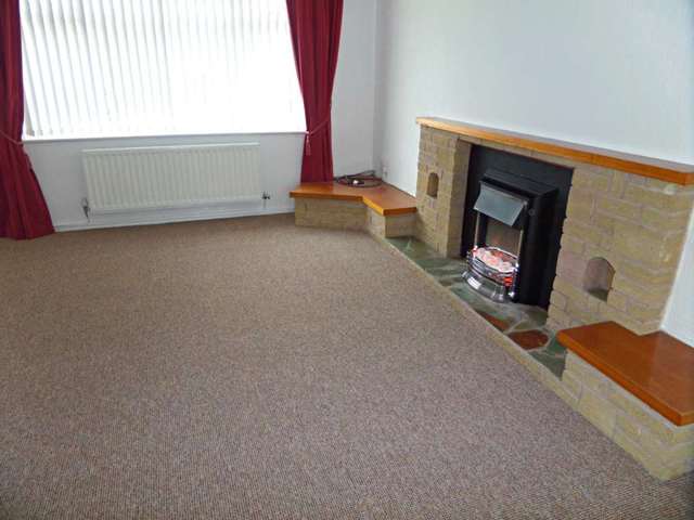  Image of 3 bedroom Semi-Detached house to rent in Caunce Avenue Newton-Le-Willows WA12 at Caunce Avenue  Newton Le Willows, WA12 8QU