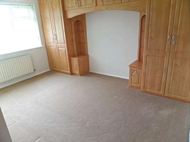  Image of 3 bedroom Semi-Detached house to rent in Caunce Avenue Newton-Le-Willows WA12 at Caunce Avenue  Newton Le Willows, WA12 8QU