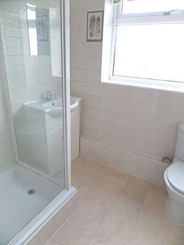  Image of 3 bedroom Semi-Detached house to rent in Caunce Avenue Newton-Le-Willows WA12 at Caunce Avenue  Newton Le Willows, WA12 8QU