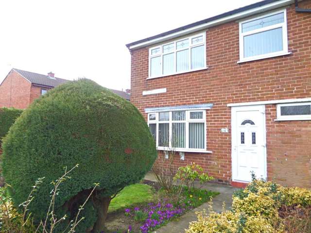  Image of 3 bedroom Semi-Detached house to rent in Caunce Avenue Newton-Le-Willows WA12 at Caunce Avenue  Newton Le Willows, WA12 8QU