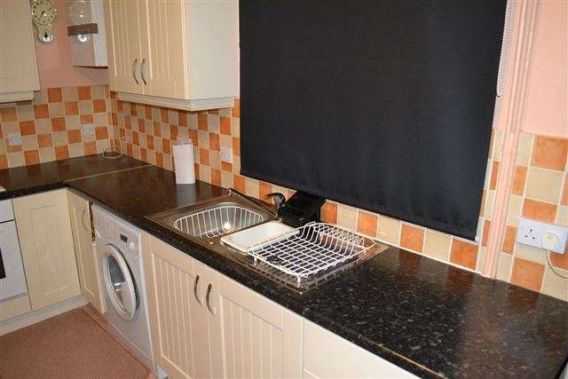  Image of 3 bedroom Semi-Detached house to rent in Central Avenue Tipton DY4 at Central Avenue  Tipton, DY4 9RR