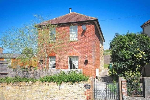  Image of 3 bedroom Detached house for sale in Station Road Castle Cary BA7 at Station Road Castle Cary Castle Cary, BA7 7BX
