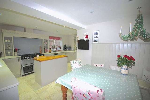  Image of 3 bedroom Detached house for sale in Station Road Castle Cary BA7 at Station Road Castle Cary Castle Cary, BA7 7BX