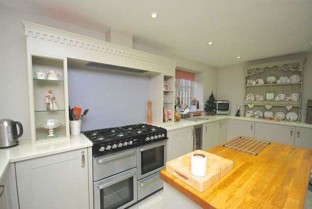  Image of 3 bedroom Detached house for sale in Station Road Castle Cary BA7 at Station Road Castle Cary Castle Cary, BA7 7BX