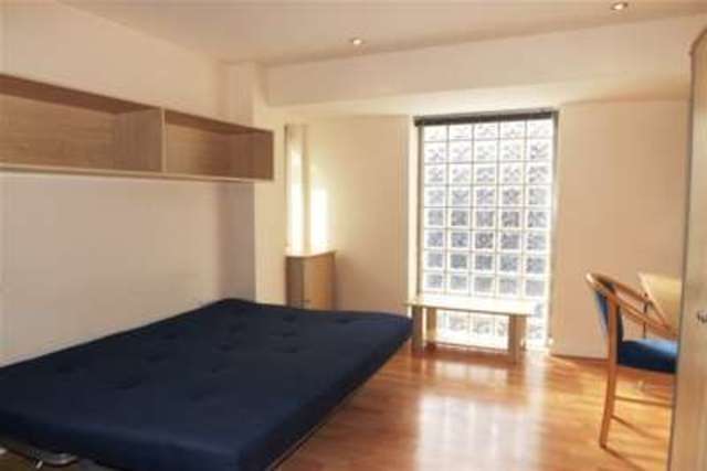  Image of Studio flat to rent in Central Park Avenue Mutley Plymouth PL4 at Plymouth, PL4 6NE