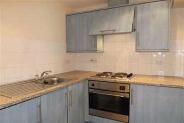  Image of Studio flat to rent in Central Park Avenue Mutley Plymouth PL4 at Plymouth, PL4 6NE