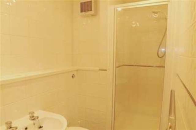  Image of Studio flat to rent in Central Park Avenue Mutley Plymouth PL4 at Plymouth, PL4 6NE