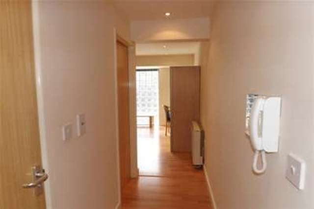  Image of Studio flat to rent in Central Park Avenue Mutley Plymouth PL4 at Plymouth, PL4 6NE