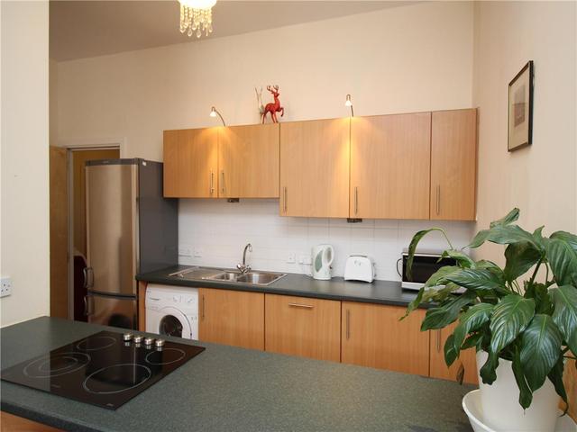  Image of 1 bedroom Flat to rent in Chambers Street Edinburgh EH1 at Old Town Edinburgh Edinburgh, EH1 1HU