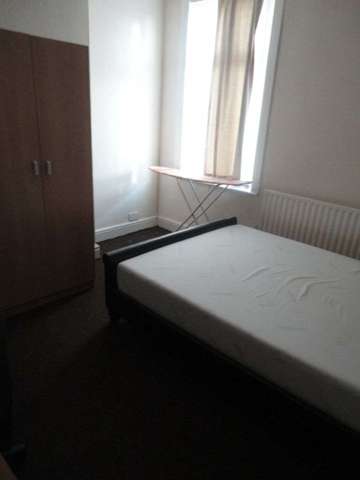  Image of 3 bedroom Terraced house to rent in Chandos Street Coventry CV2 at Stoke Coventry Stoke, CV2 4HT