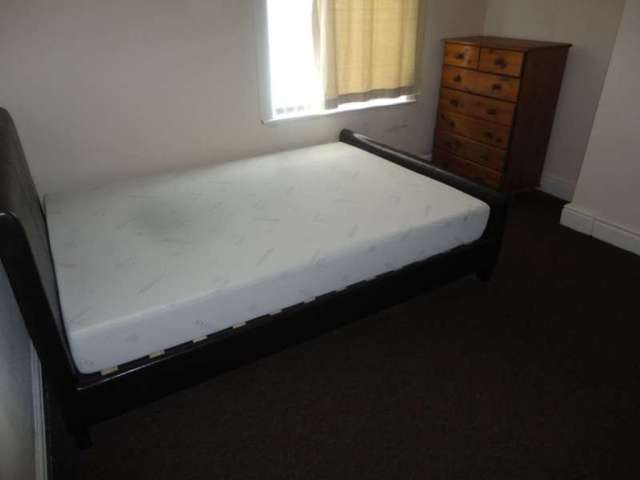  Image of 3 bedroom Terraced house to rent in Chandos Street Coventry CV2 at Stoke Coventry Stoke, CV2 4HT