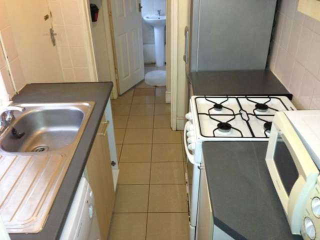  Image of 3 bedroom Terraced house to rent in Chandos Street Coventry CV2 at Stoke Coventry Stoke, CV2 4HT