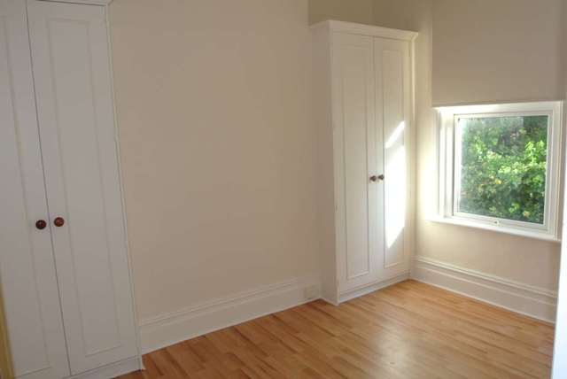  Image of 1 bedroom Flat to rent in Charlton Church Lane London SE7 at Charlton Church Lane Charlton London, SE7 7AB