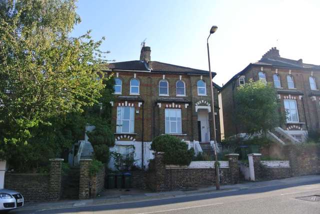  Image of 1 bedroom Flat to rent in Charlton Church Lane London SE7 at Charlton Church Lane Charlton London, SE7 7AB