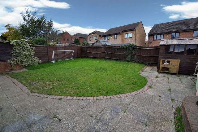  Image of 5 bedroom Detached house for sale in Charndon Close Luton LU3 at Charndon Close  Luton, LU3 4DU