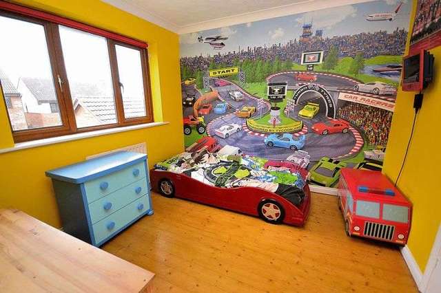  Image of 5 bedroom Detached house for sale in Charndon Close Luton LU3 at Charndon Close  Luton, LU3 4DU