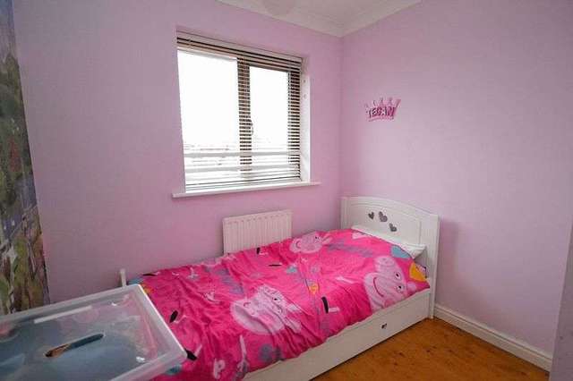  Image of 5 bedroom Detached house for sale in Charndon Close Luton LU3 at Charndon Close  Luton, LU3 4DU