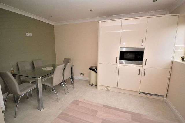  Image of 5 bedroom Detached house for sale in Charndon Close Luton LU3 at Charndon Close  Luton, LU3 4DU