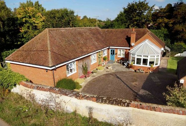  Image of 3 bedroom Detached house for sale in Church Lane Chearsley Aylesbury HP18 at Church Lane Chearsley Aylesbury, HP18 0DF