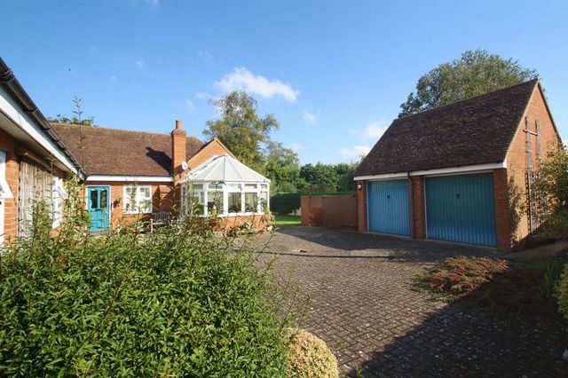  Image of 3 bedroom Detached house for sale in Church Lane Chearsley Aylesbury HP18 at Church Lane Chearsley Aylesbury, HP18 0DF