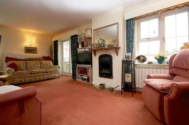  Image of 3 bedroom Detached house for sale in Church Lane Chearsley Aylesbury HP18 at Church Lane Chearsley Aylesbury, HP18 0DF