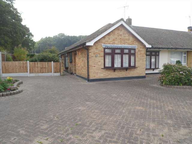  Image of 3 bedroom Detached house for sale in Cheltenham Drive Benfleet SS7 at Cheltenham Drive Thundersley Benfleet, SS7 3SB
