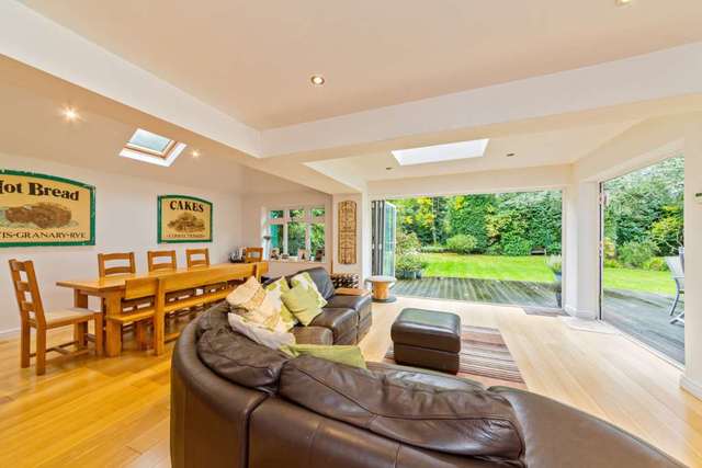  Image of 5 bedroom Detached house for sale in Bellingdon Bellingdon Chesham HP5 at Bellingdon Bellingdon Chesham, HP5 2XU