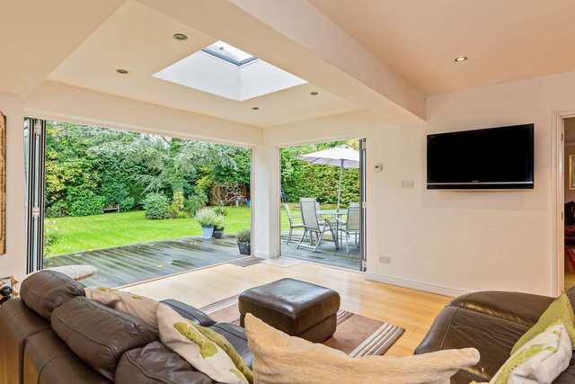  Image of 5 bedroom Detached house for sale in Bellingdon Bellingdon Chesham HP5 at Bellingdon Bellingdon Chesham, HP5 2XU