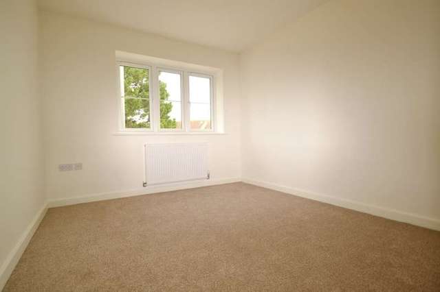  Image of 3 bedroom Detached house to rent in Grange Road Christchurch BH23 at Christchurch, BH23 4JD