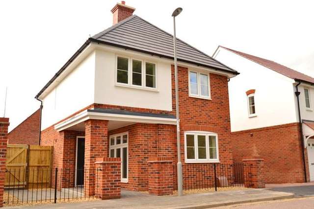  Image of 3 bedroom Detached house to rent in Grange Road Christchurch BH23 at Christchurch, BH23 4JD