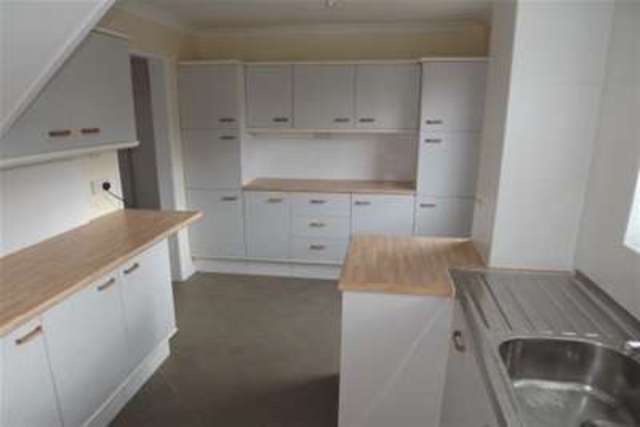  Image of 3 bedroom Detached house to rent in Barrack Road Christchurch BH23 at Christchurch, BH23 2BD