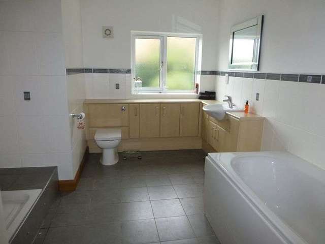  Image of 4 bedroom Detached house for sale in Church Lane Kirkby-La-Thorpe Sleaford NG34 at Church Lane Kirkby-La-Thorpe Sleaford, NG34 9NU