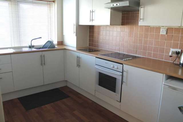  Image of 2 bedroom Flat to rent in Clarence Drive Paisley PA1 at Clarence Drive (  Paisley, PA1 1QQ