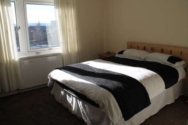  Image of 2 bedroom Flat to rent in Clarence Drive Paisley PA1 at Clarence Drive (  Paisley, PA1 1QQ