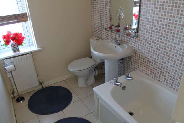  Image of 2 bedroom Flat to rent in Clarence Drive Paisley PA1 at Clarence Drive (  Paisley, PA1 1QQ